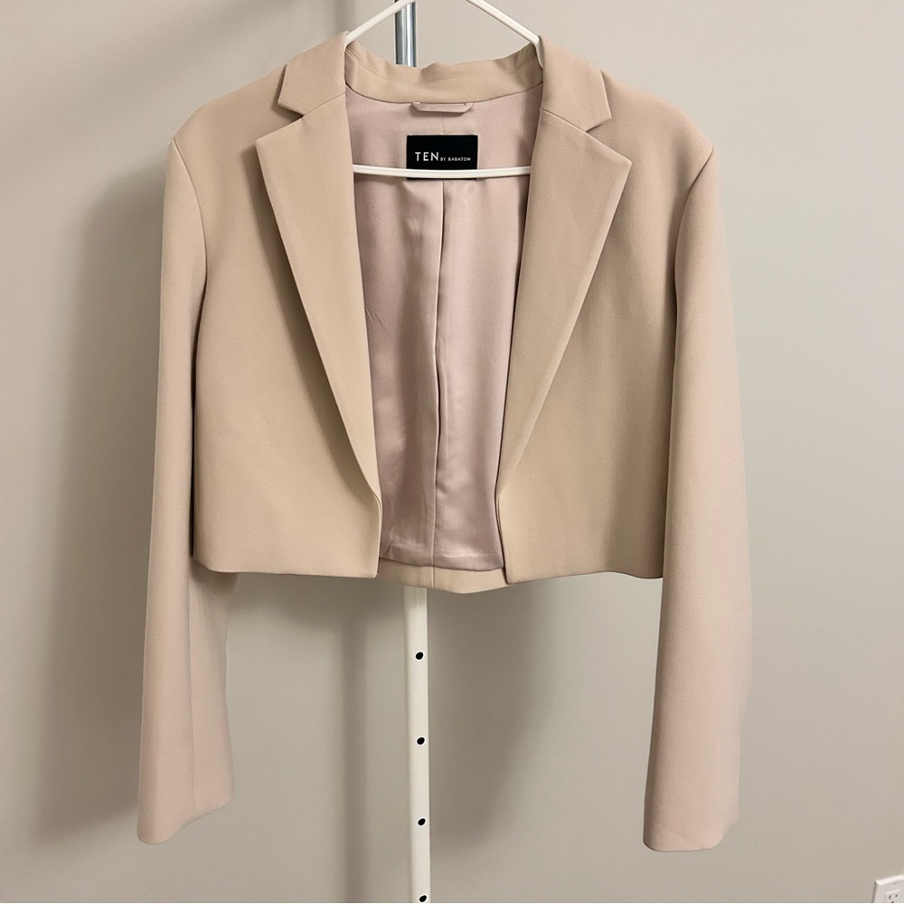 Aritzia Ten by Babaton Supernova Crop Blazer in Denude - Medium
